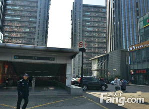 上海九亭九久青年城轉(zhuǎn)角重餐飲旺鋪出售，年租金32萬，投資潛力大